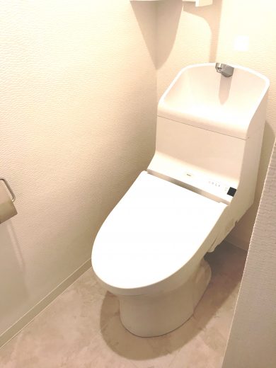 トイレ（温水洗浄便座付き）