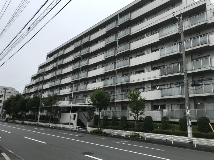 駅から１０分　オートロック付きマンション(外観)